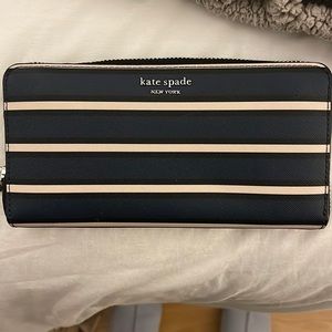 NWOT Kate Spade Long Wallet